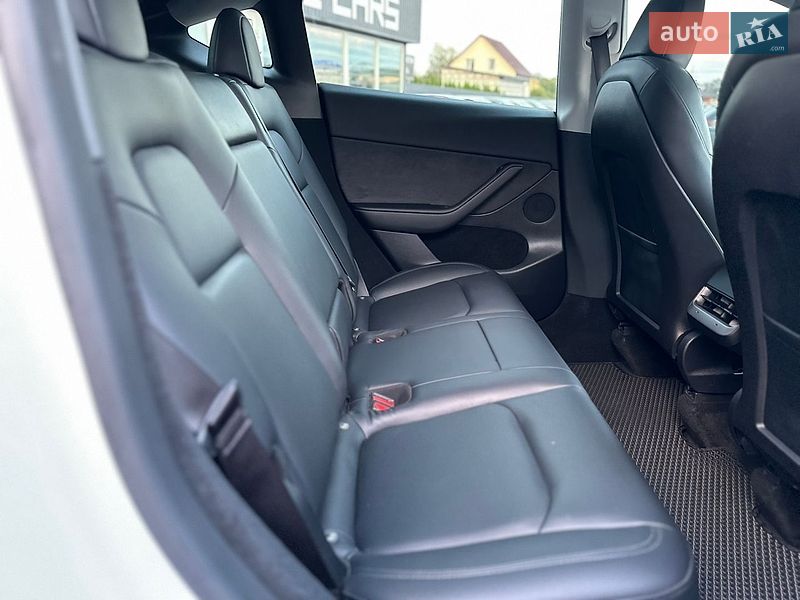 Внедорожник / Кроссовер Tesla Model Y 2023 в Луцке