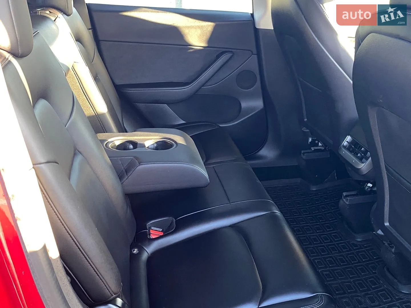 2020 Tesla Model Y - мініатюра 12
