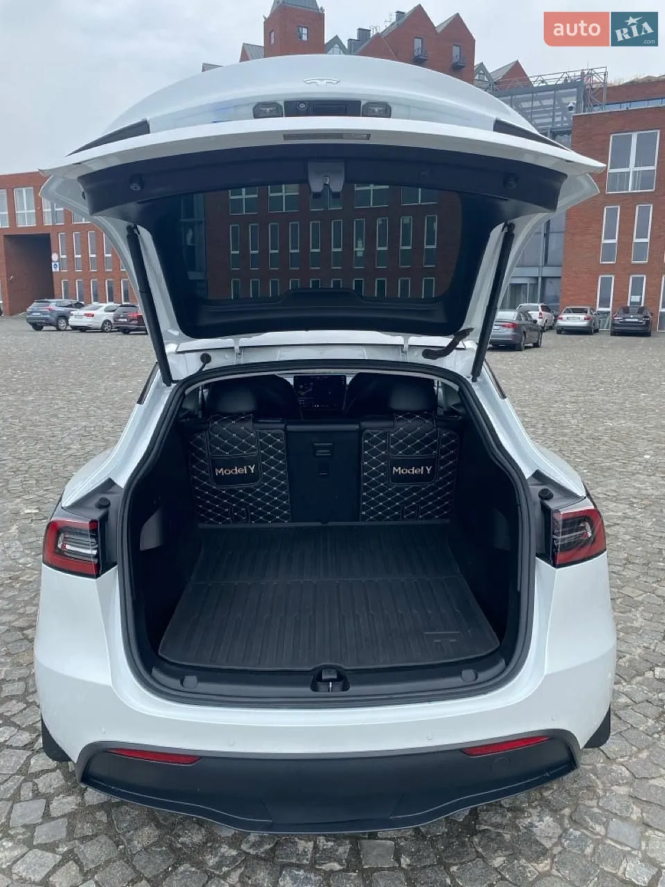 2021 Tesla Model Y - мініатюра 10