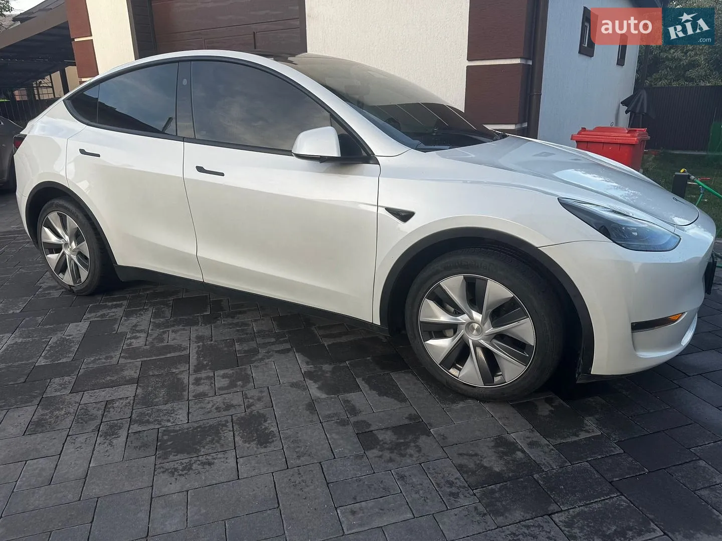 2023 Tesla Model Y - мініатюра 3