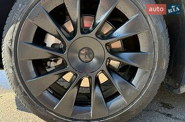 Позашляховик / Кросовер Tesla Model Y 2022 в Харкові
