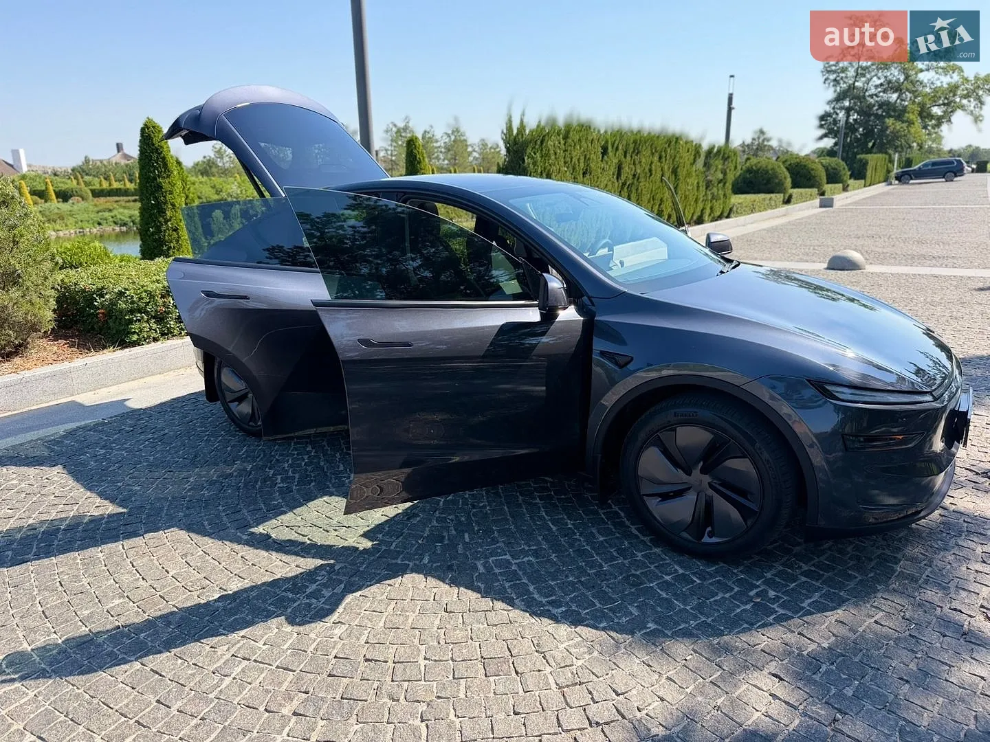 2025 Tesla Model Y - мініатюра 31