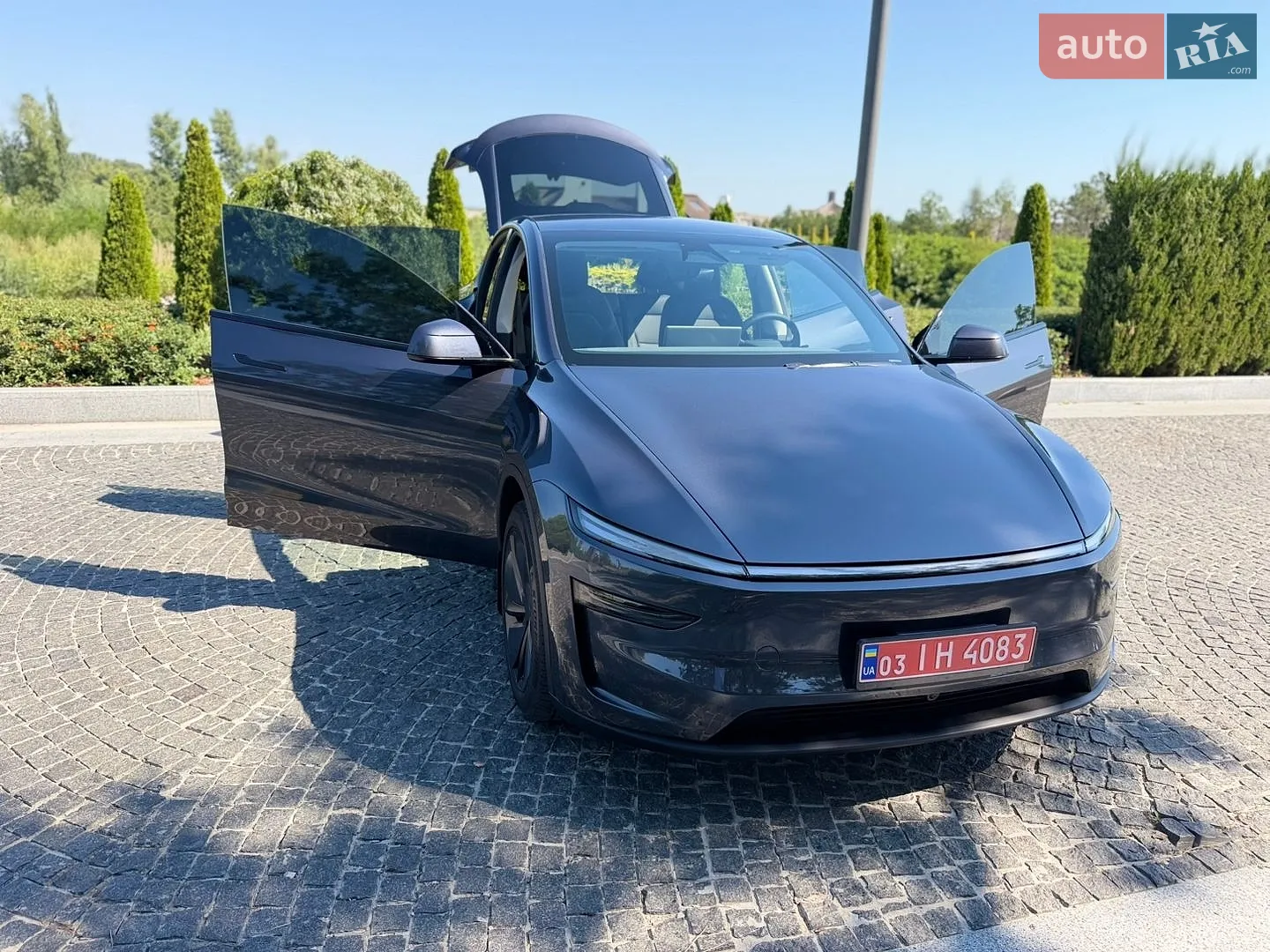 2025 Tesla Model Y - мініатюра 29