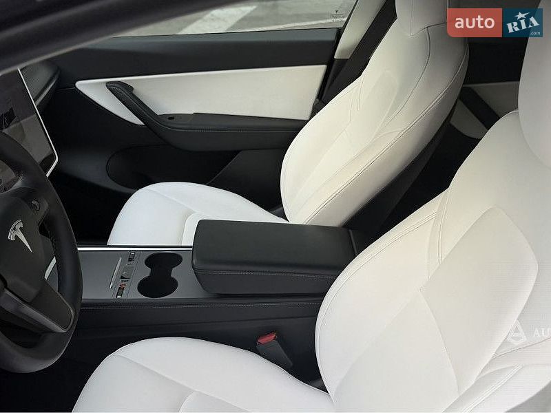 Позашляховик / Кросовер Tesla Model Y 2022 в Києві