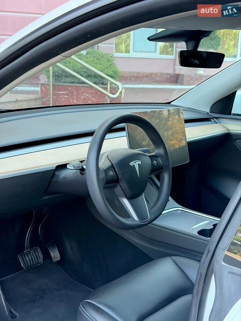 2023 Tesla Model Y - мініатюра 3