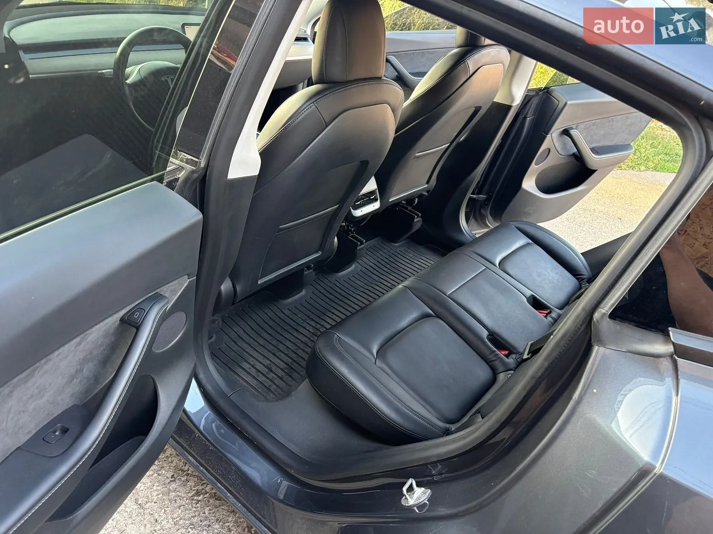 2022 Tesla Model Y - мініатюра 17
