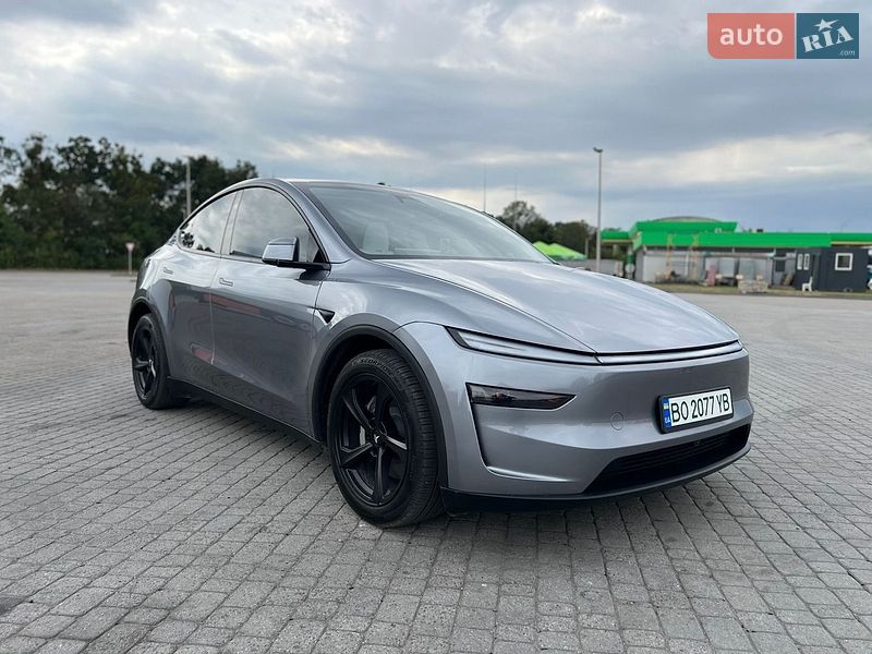 Позашляховик / Кросовер Tesla Model Y 2025 в Радивиліві