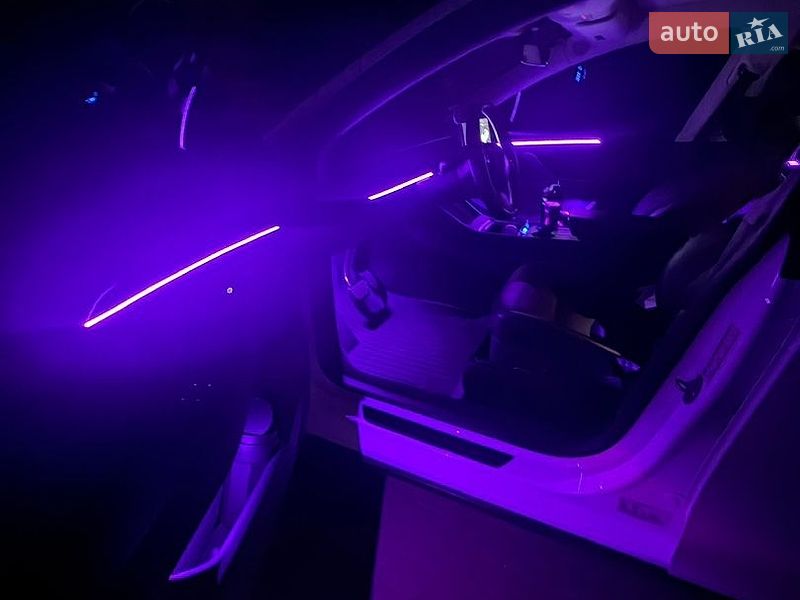 Внедорожник / Кроссовер Tesla Model Y 2023 в Киеве
