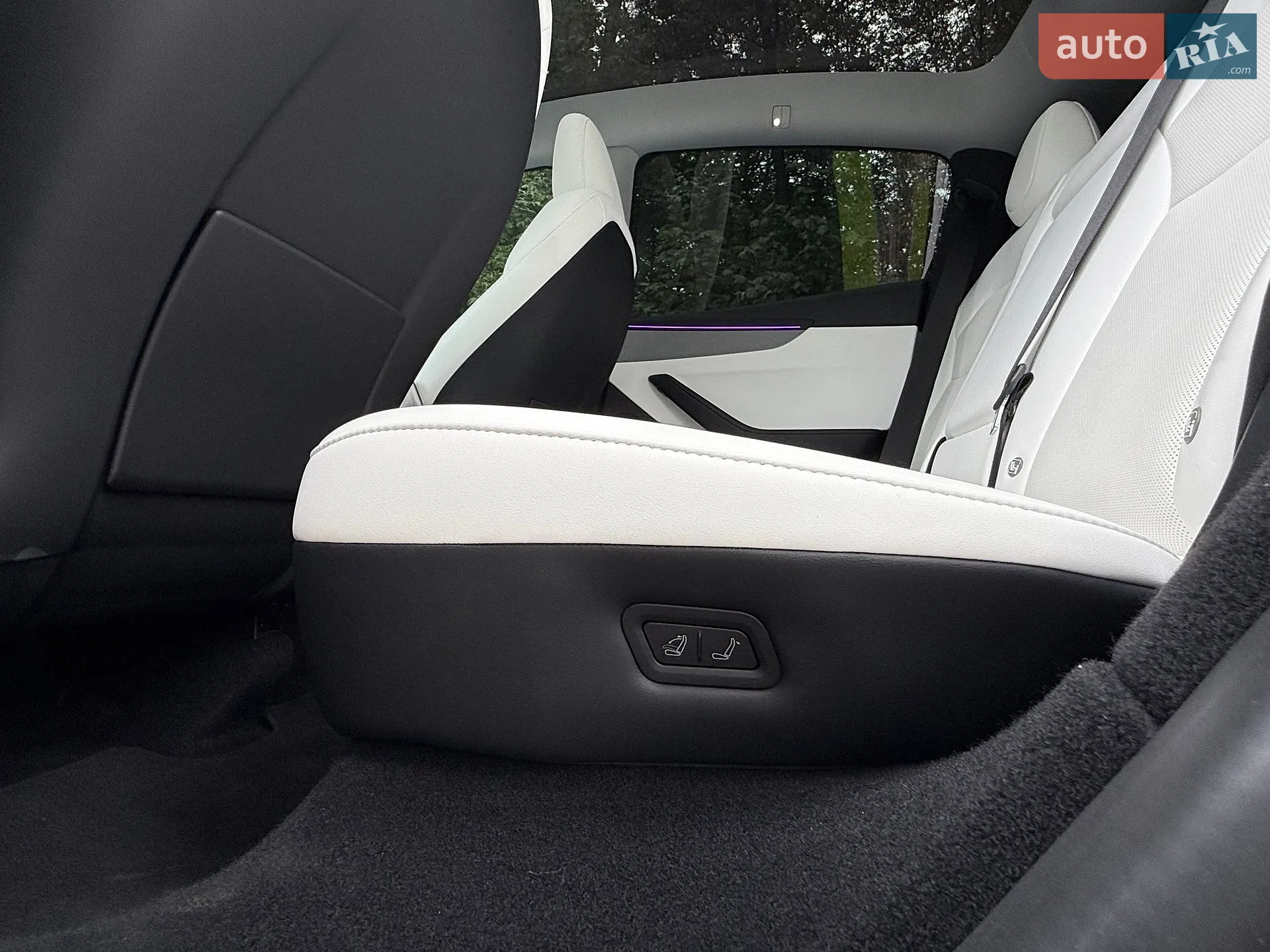 2025 Tesla Model Y - мініатюра 37