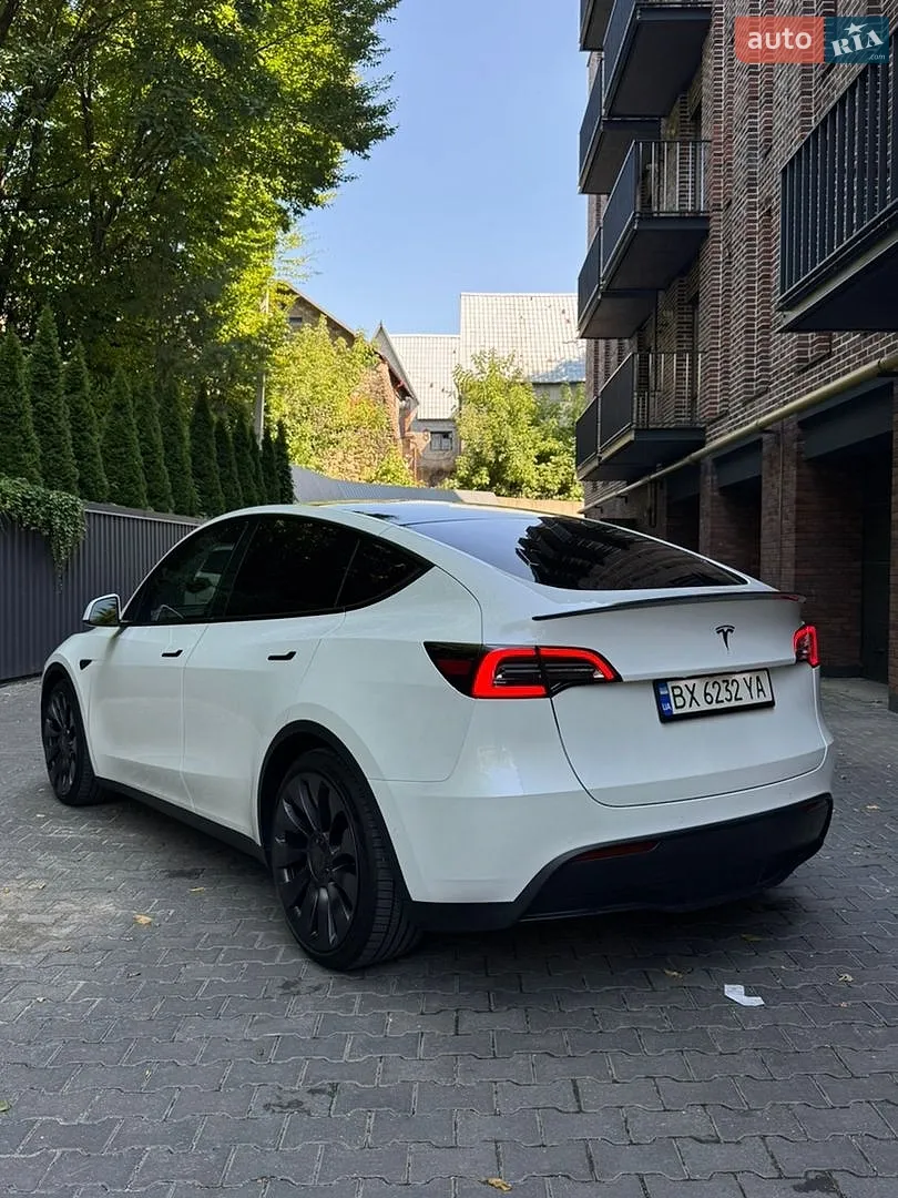 2022 Tesla Model Y - мініатюра 3