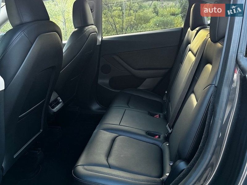 Позашляховик / Кросовер Tesla Model Y 2024 в Львові фото 13 Позашляховик / Кросовер Tesla Model Y 2024 в Львові