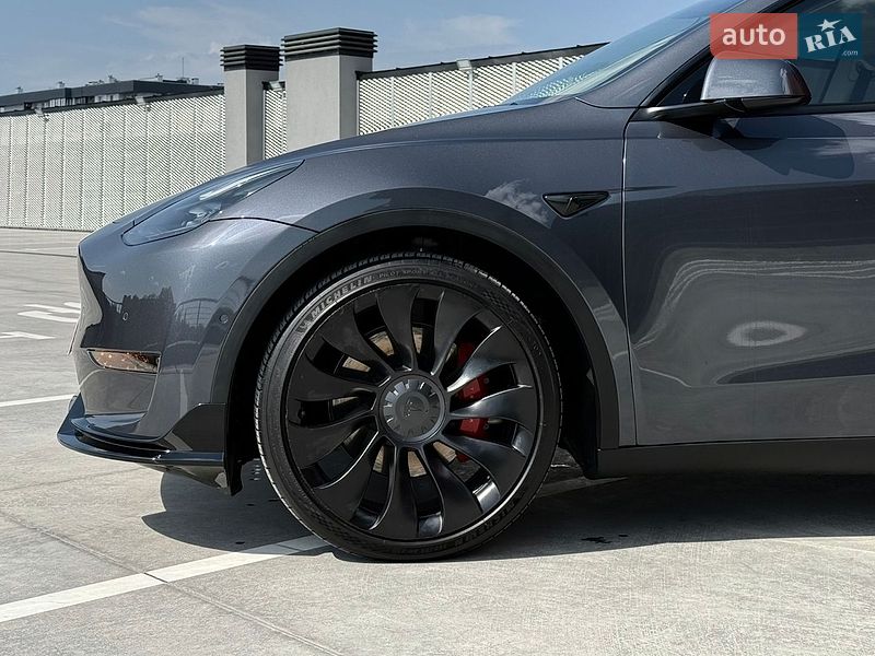 Внедорожник / Кроссовер Tesla Model Y 2022 в Львове