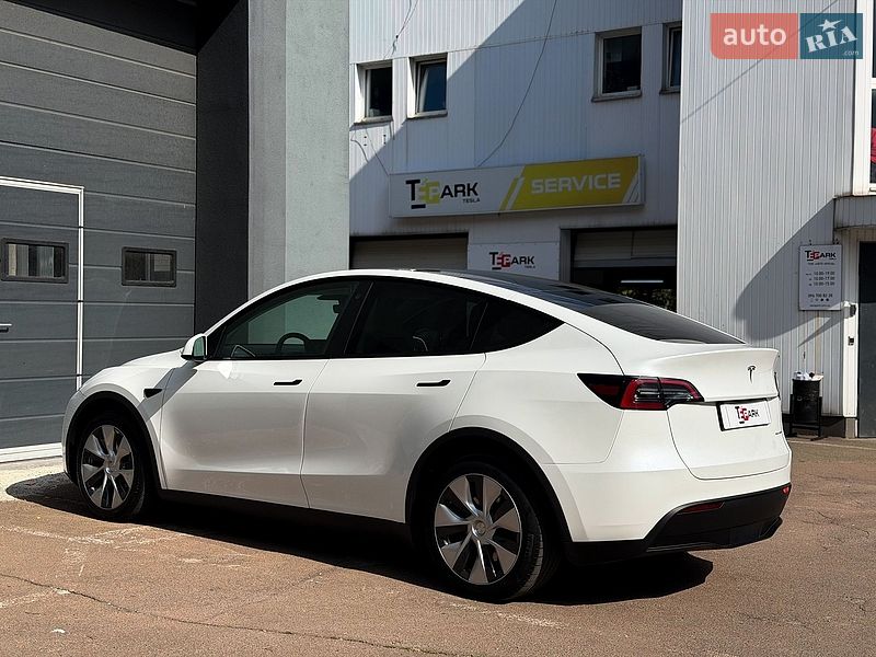 Внедорожник / Кроссовер Tesla Model Y 2023 в Киеве