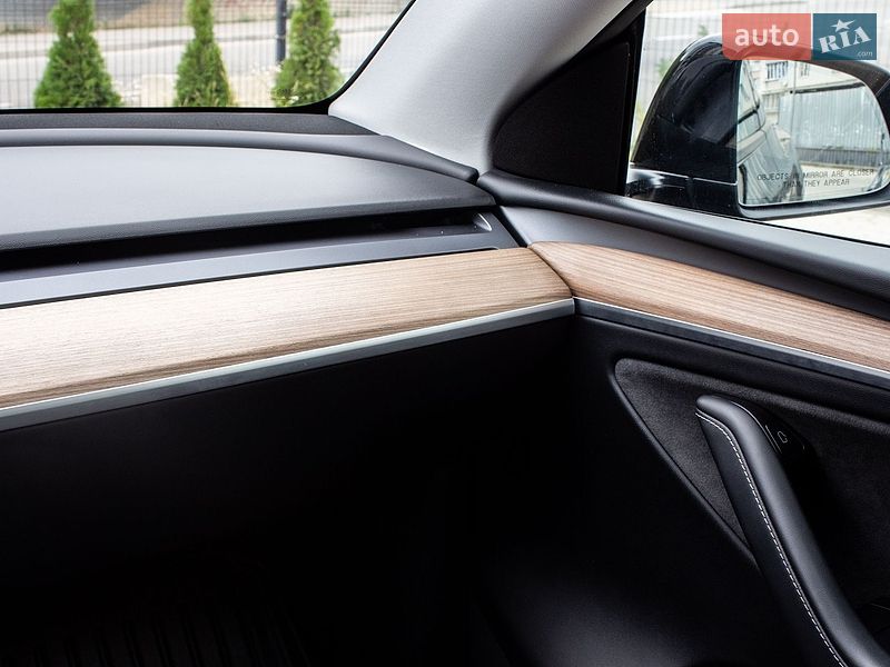 Позашляховик / Кросовер Tesla Model Y 2024 в Львові