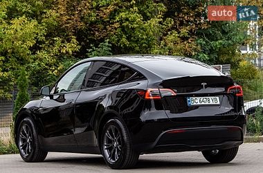 Позашляховик / Кросовер Tesla Model Y 2024 в Львові