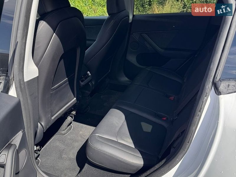 Позашляховик / Кросовер Tesla Model Y 2023 в Дніпрі