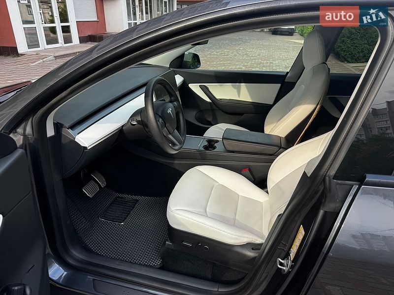 Позашляховик / Кросовер Tesla Model Y 2021 в Кременчуці