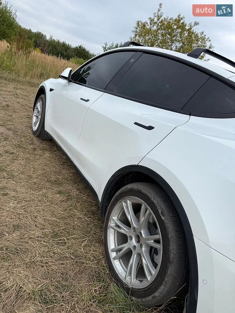 2021 Tesla Model Y - мініатюра 3