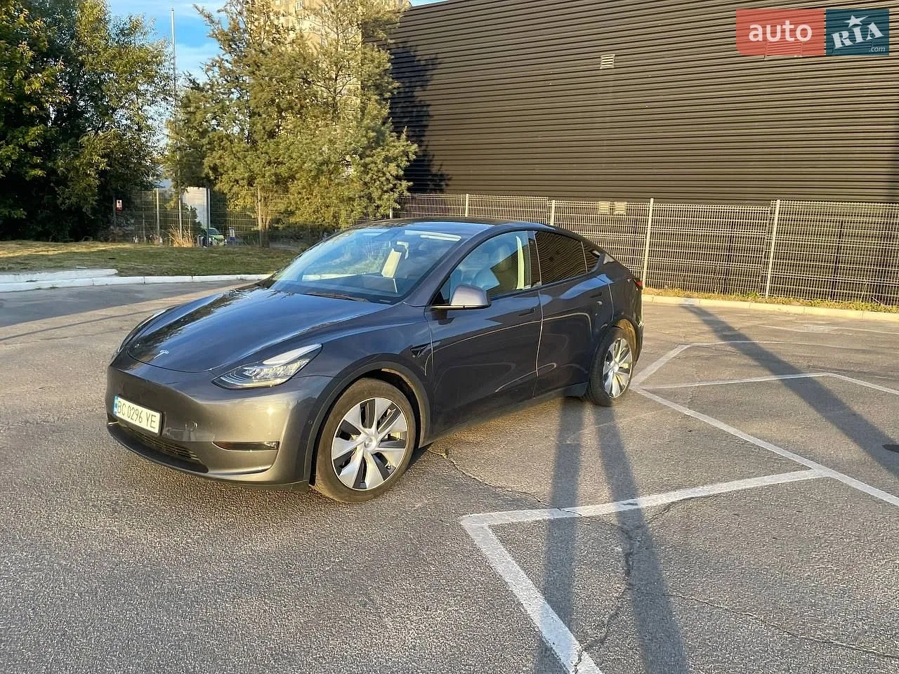 2021 Tesla Model Y - мініатюра 3