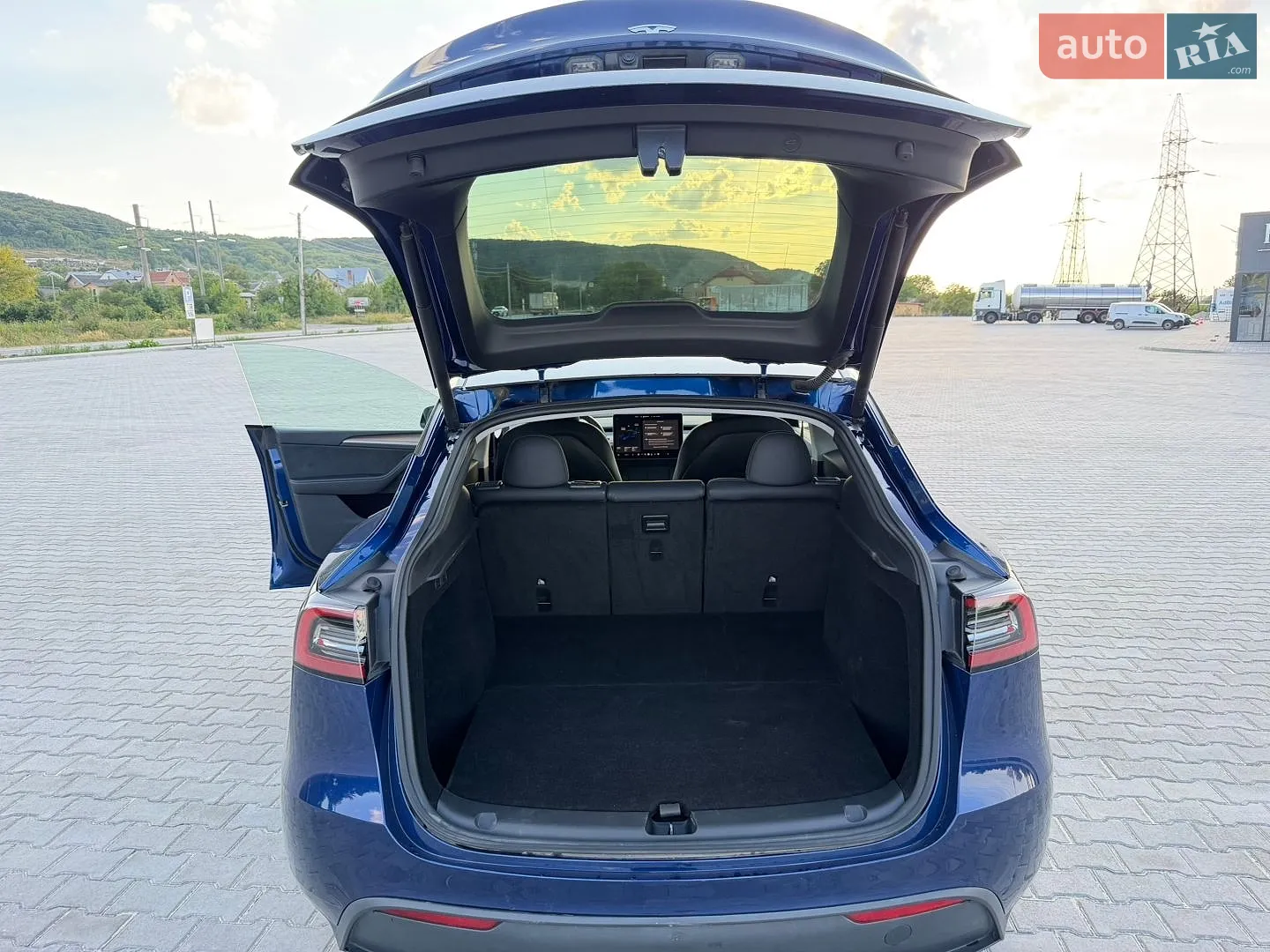 2023 Tesla Model Y - мініатюра 28