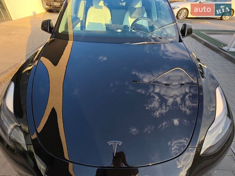 Позашляховик / Кросовер Tesla Model Y 2020 в Івано-Франківську