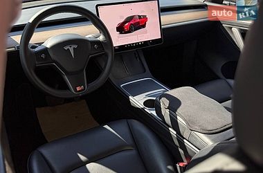 Позашляховик / Кросовер Tesla Model Y 2023 в Чернівцях