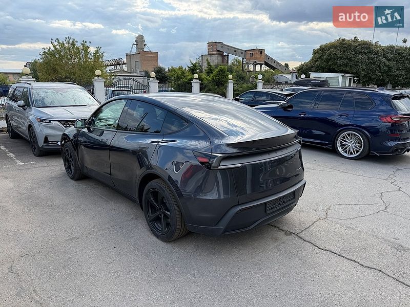 Позашляховик / Кросовер Tesla Model Y 2026 в Рівному фото 2 Позашляховик / Кросовер Tesla Model Y 2026 в Рівному