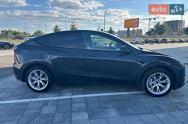 Внедорожник / Кроссовер Tesla Model Y 2024 в Киеве