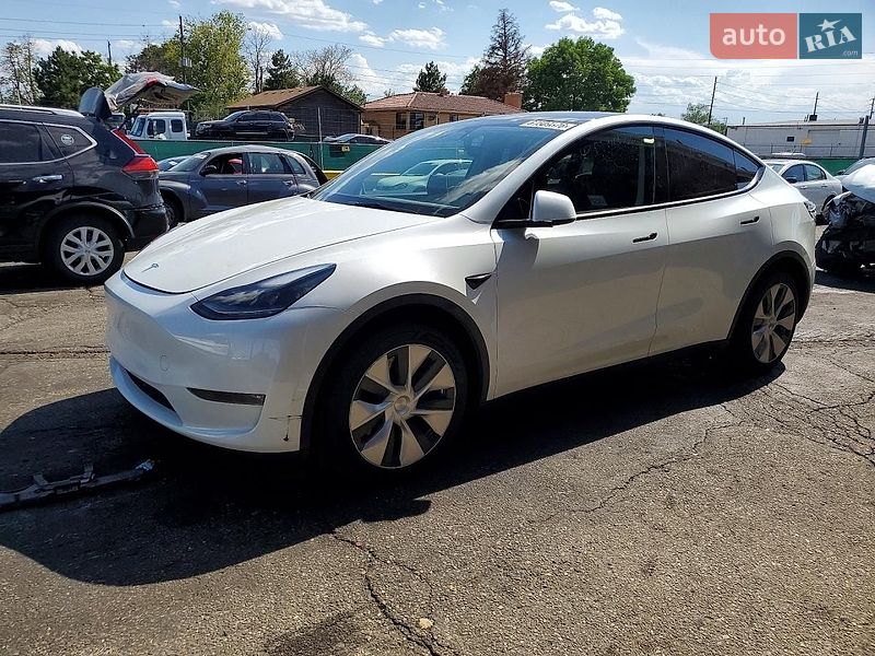 Tesla Model Y 2023