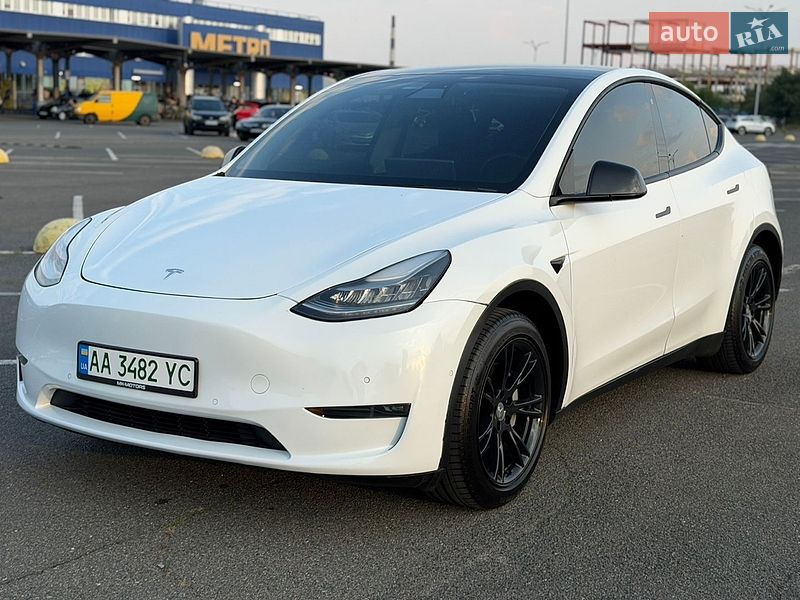 Внедорожник / Кроссовер Tesla Model Y 2020 в Киеве