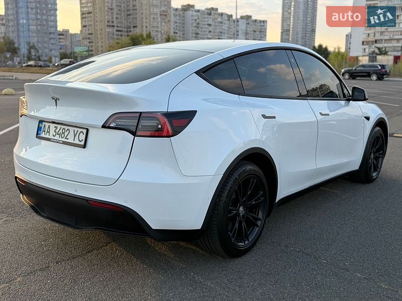 Внедорожник / Кроссовер Tesla Model Y 2020 в Киеве