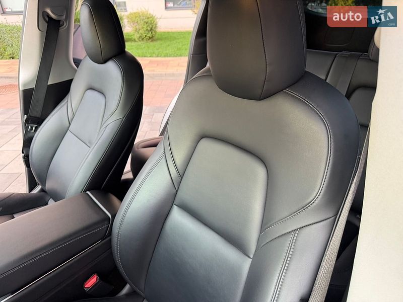Внедорожник / Кроссовер Tesla Model Y 2020 в Киеве