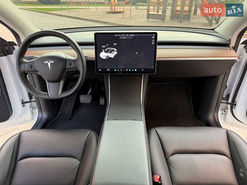 Внедорожник / Кроссовер Tesla Model Y 2020 в Киеве