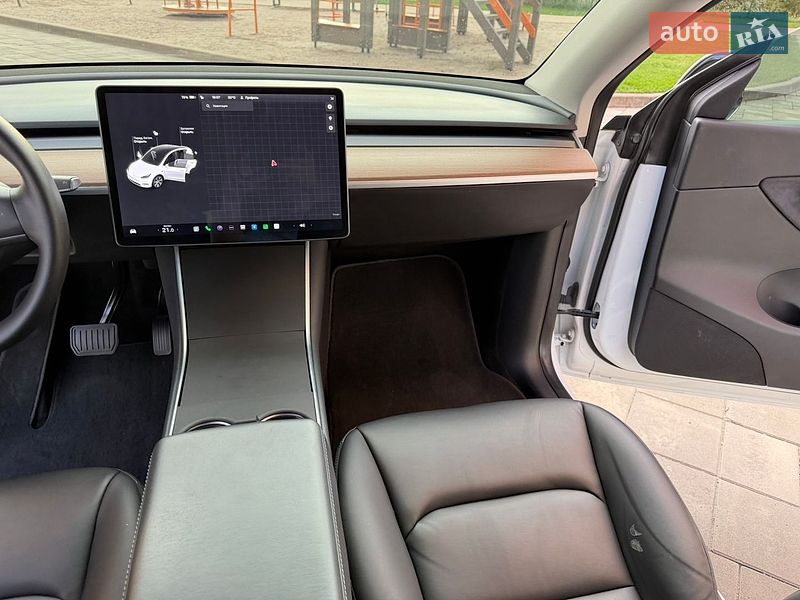 Внедорожник / Кроссовер Tesla Model Y 2020 в Киеве