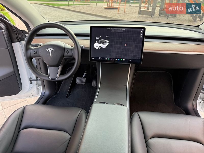 Внедорожник / Кроссовер Tesla Model Y 2020 в Киеве