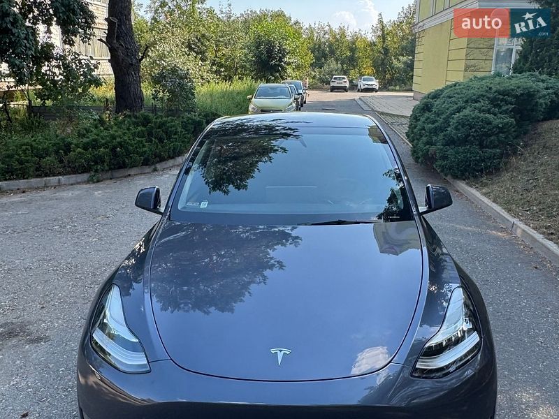 Седан Tesla Model Y 2023 в Киеве