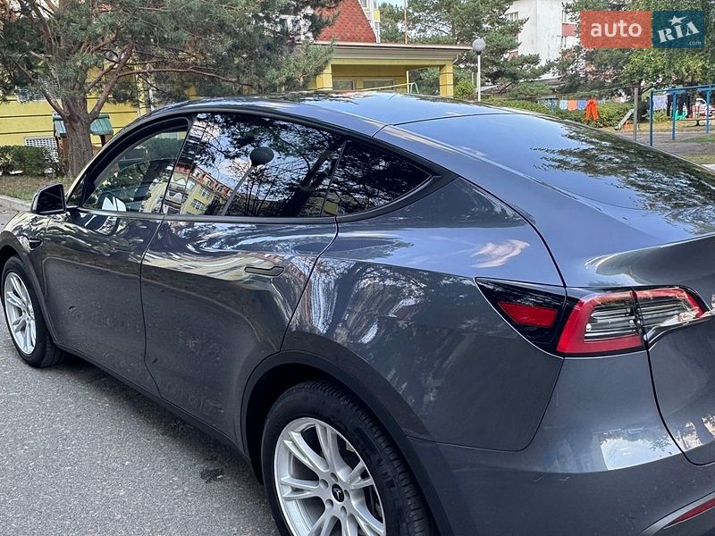 Седан Tesla Model Y 2023 в Киеве