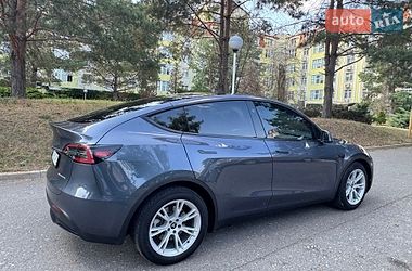 Седан Tesla Model Y 2023 в Киеве