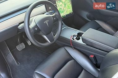 Позашляховик / Кросовер Tesla Model Y 2021 в Чернівцях