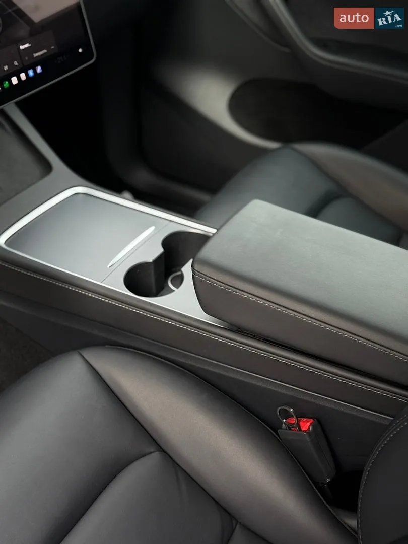 2025 Tesla Model Y - мініатюра 38