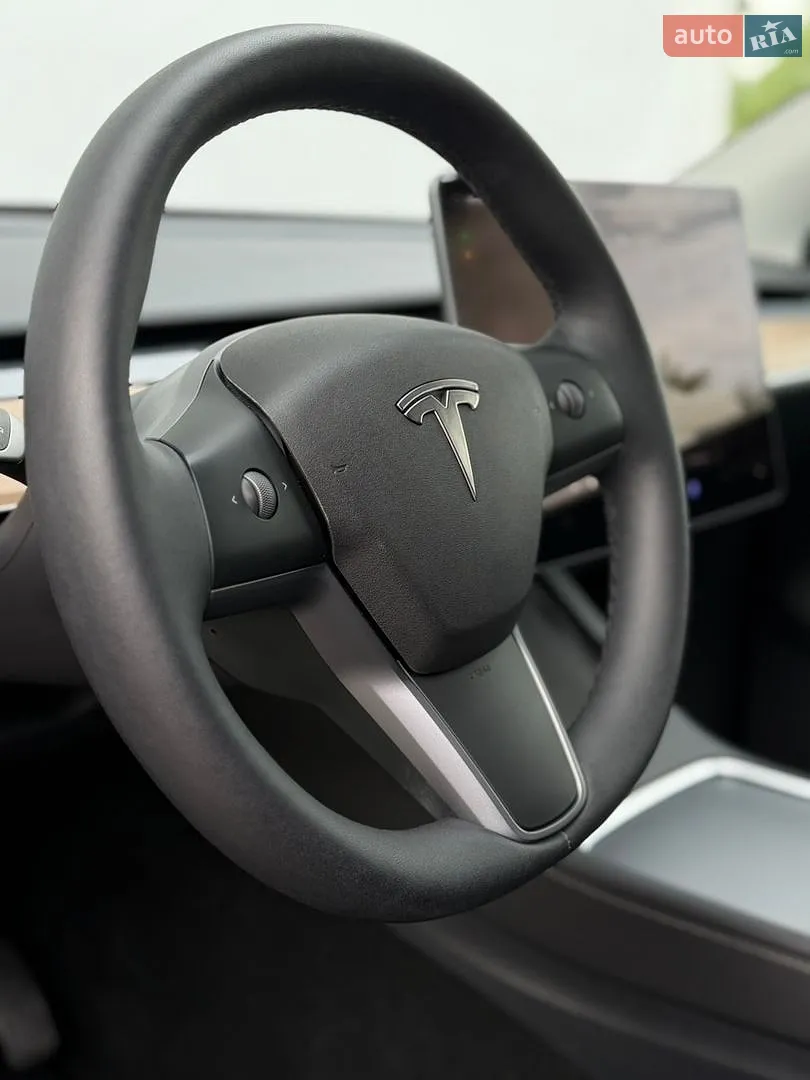 2025 Tesla Model Y - мініатюра 40