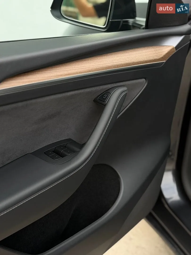 2025 Tesla Model Y - мініатюра 42