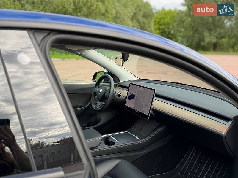 Позашляховик / Кросовер Tesla Model Y 2021 в Києві