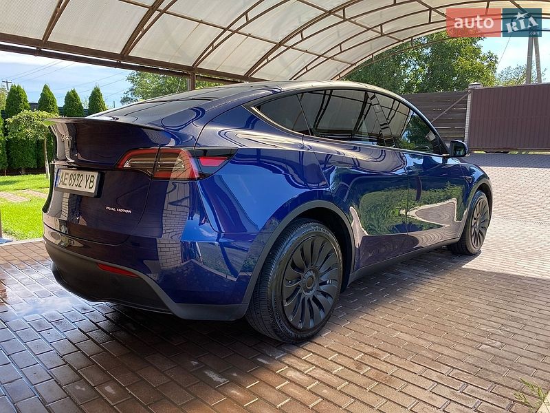 Позашляховик / Кросовер Tesla Model Y 2024 в Дніпрі