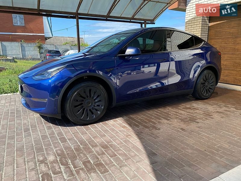 Позашляховик / Кросовер Tesla Model Y 2024 в Дніпрі