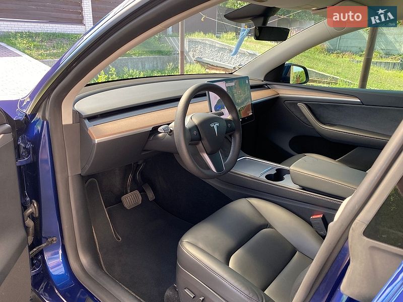 Позашляховик / Кросовер Tesla Model Y 2024 в Дніпрі