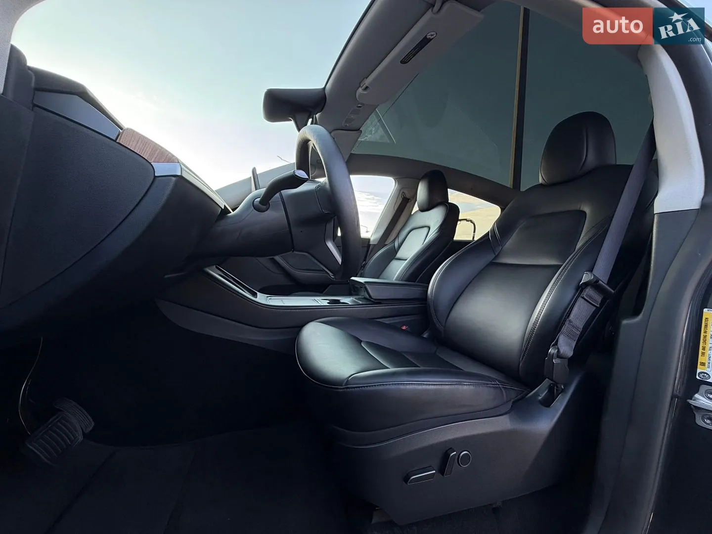 2024 Tesla Model Y - мініатюра 28