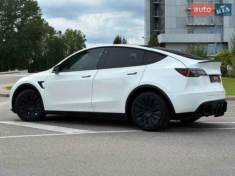 Позашляховик / Кросовер Tesla Model Y 2021 в Києві