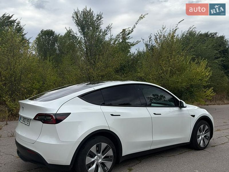 Внедорожник / Кроссовер Tesla Model Y 2023 в Киеве