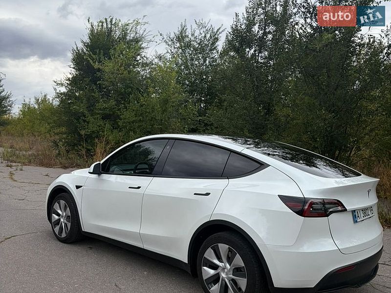 Внедорожник / Кроссовер Tesla Model Y 2023 в Киеве
